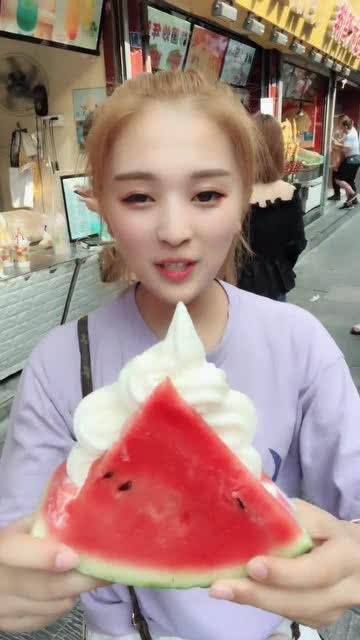 网红雪糕吃瓜事件后续,真相揭晓,网友热议反转剧情 第1张 网红雪糕吃瓜事件后续,真相揭晓,网友热议反转剧情 第1张